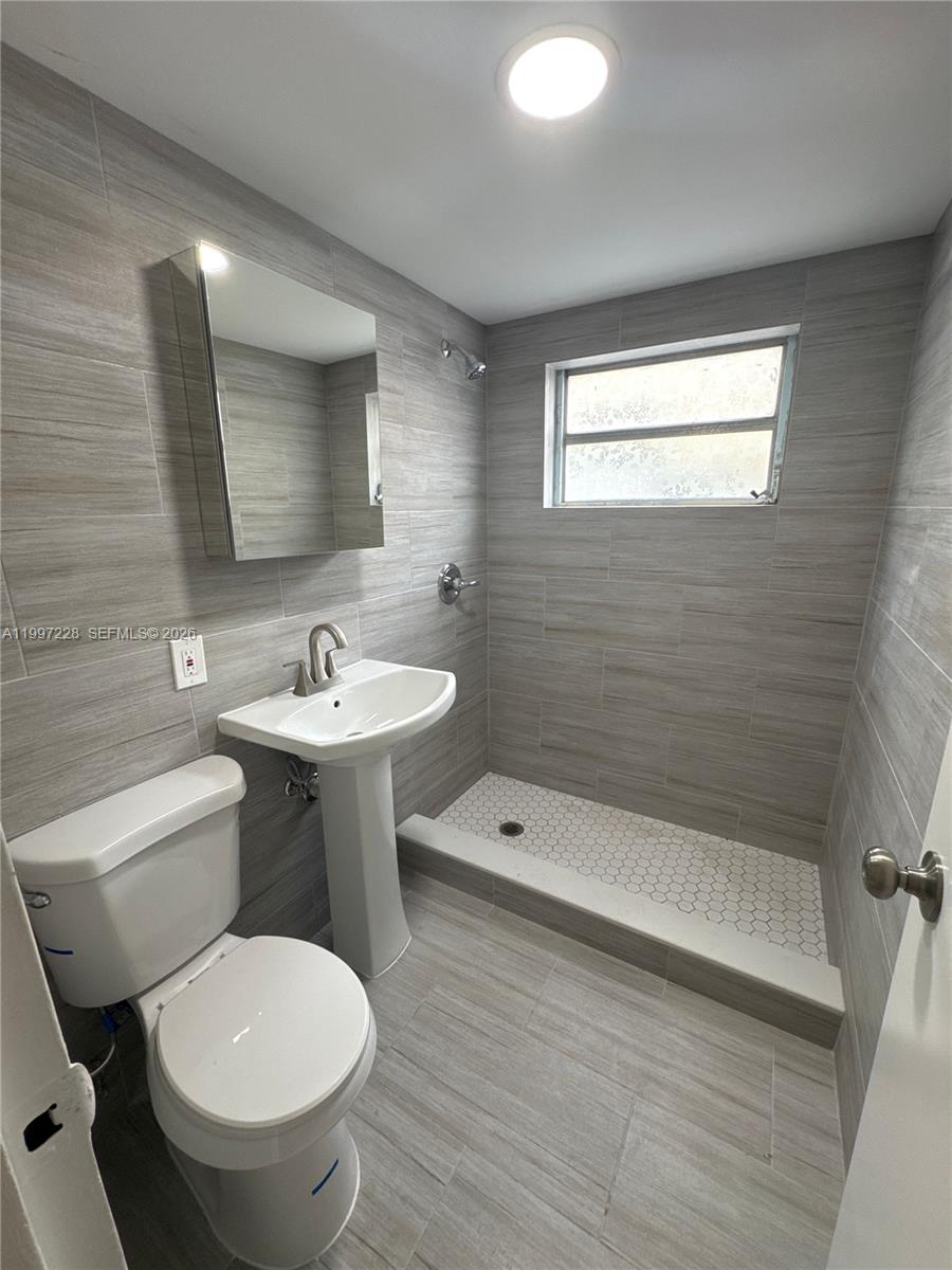 649 Southwest 7th Street, Unit 5 Miami, FL 33130 - Photo 3 of 9