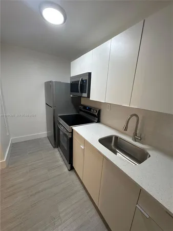 $2,150 | 649 Southwest 7th Street, Unit 5, Miami, FL 33130