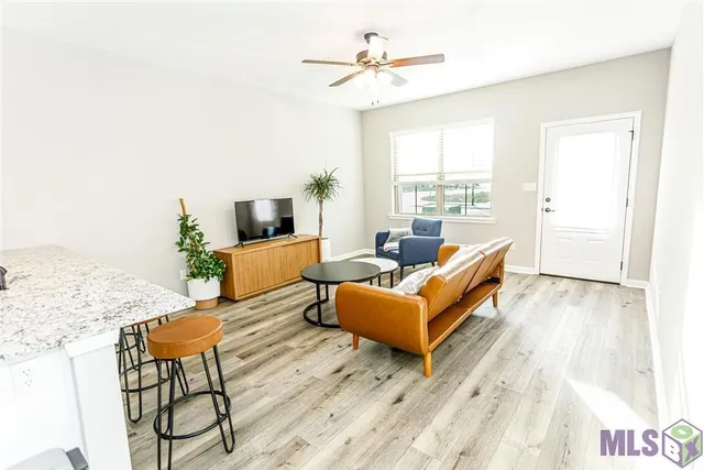 $2,000 | 2931 Niccoline Way, Baton Rouge, LA 70816