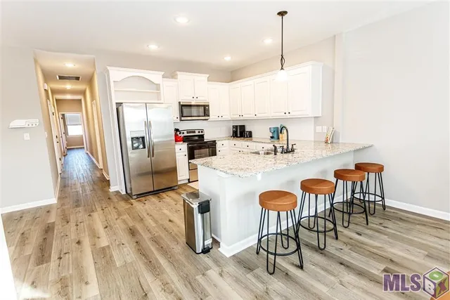 $2,000 | 2931 Niccoline Way, Baton Rouge, LA 70816