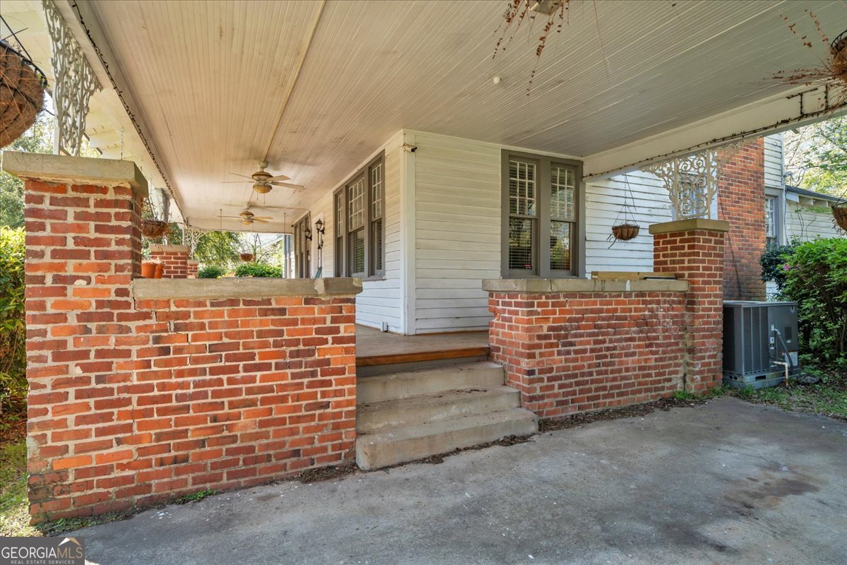 220 West Drive Dublin, GA 31021 - Photo 12 of 44 a view of outdoor space and garage