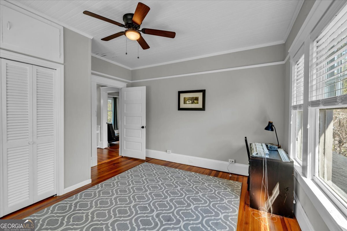 220 West Drive Dublin, GA 31021 - Photo 31 of 44 a very nice looking room with a rug