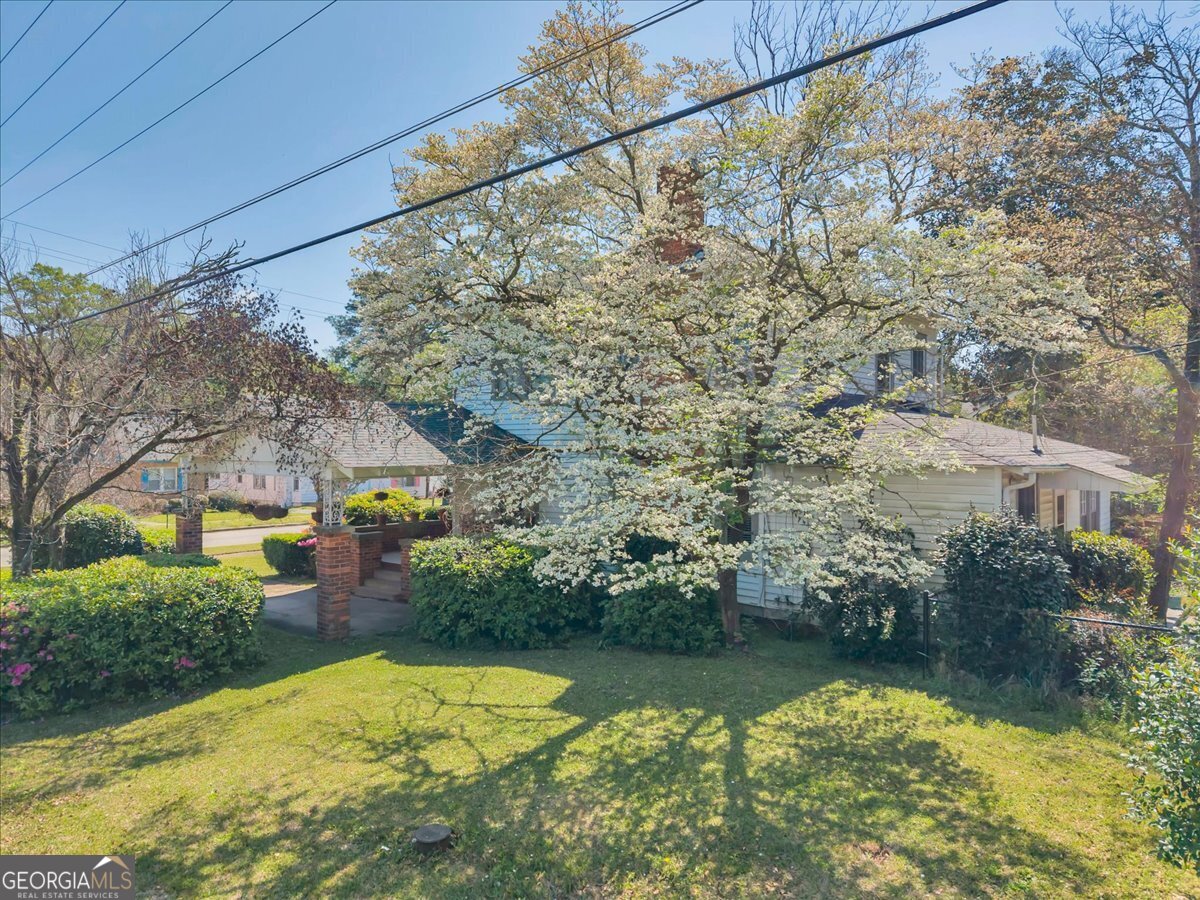 220 West Drive Dublin, GA 31021 - Photo 10 of 44 a view of residential houses with outdoor space