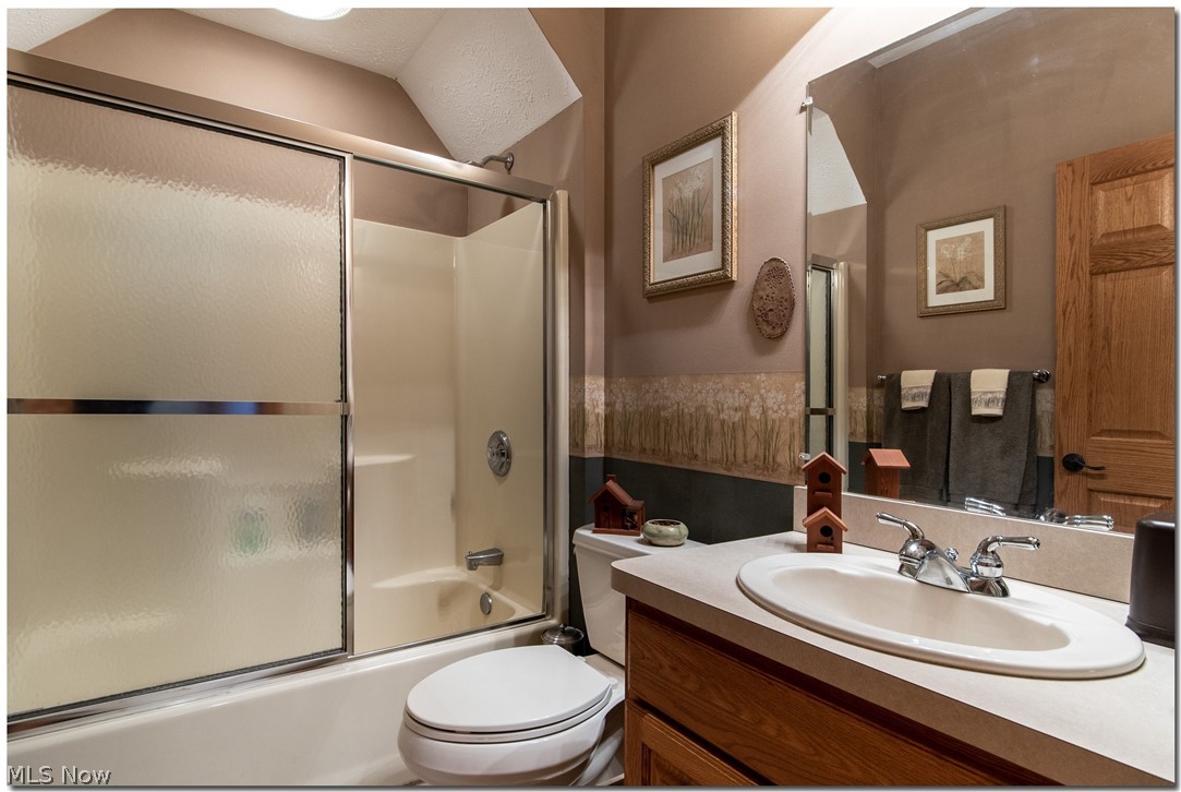 15811 Rapids Road Burton, OH 44021 - Photo 15 of 35 Gallery Image 15