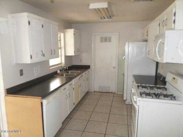 2873 Rheims Avenue Melbourne, FL 32935 - Photo 4 of 10 Kitchen