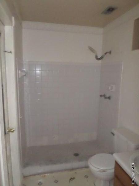 2873 Rheims Avenue Melbourne, FL 32935 - Photo 8 of 10 Master Bathroom