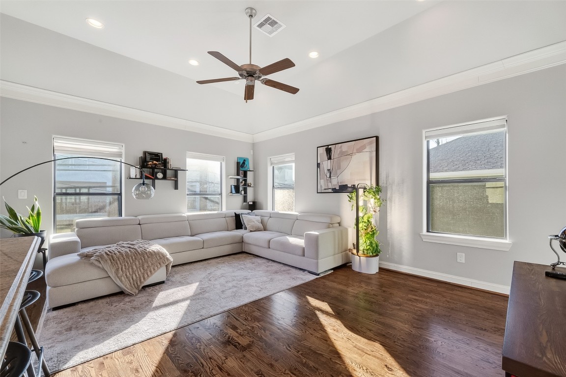 605 Meadow Street Houston, TX 77020 - Photo 3 of 31 a living room with furniture and wooden floor