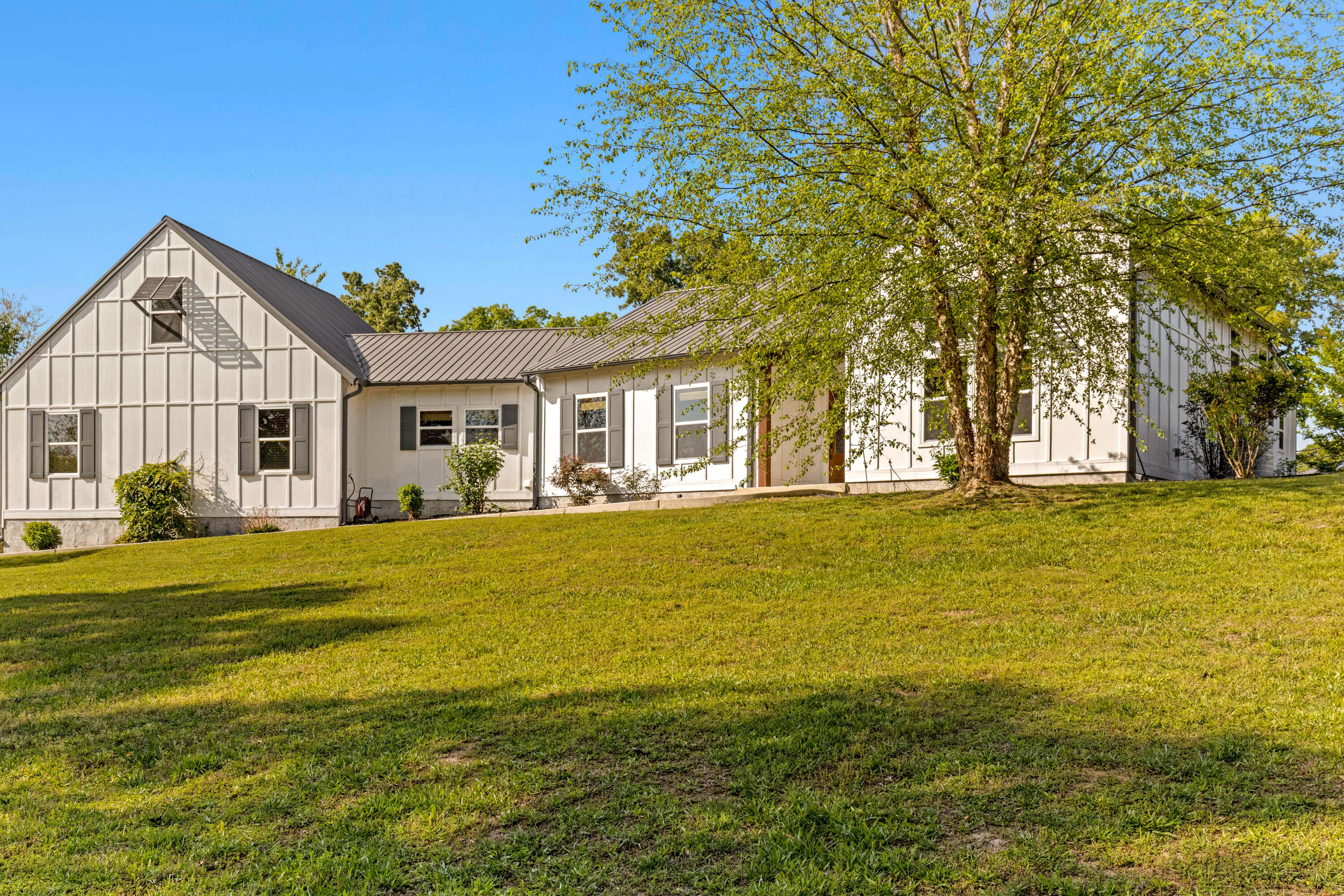 6934 Sims Road Harrison, TN 37341 - Photo 3 of 51 Sims-30