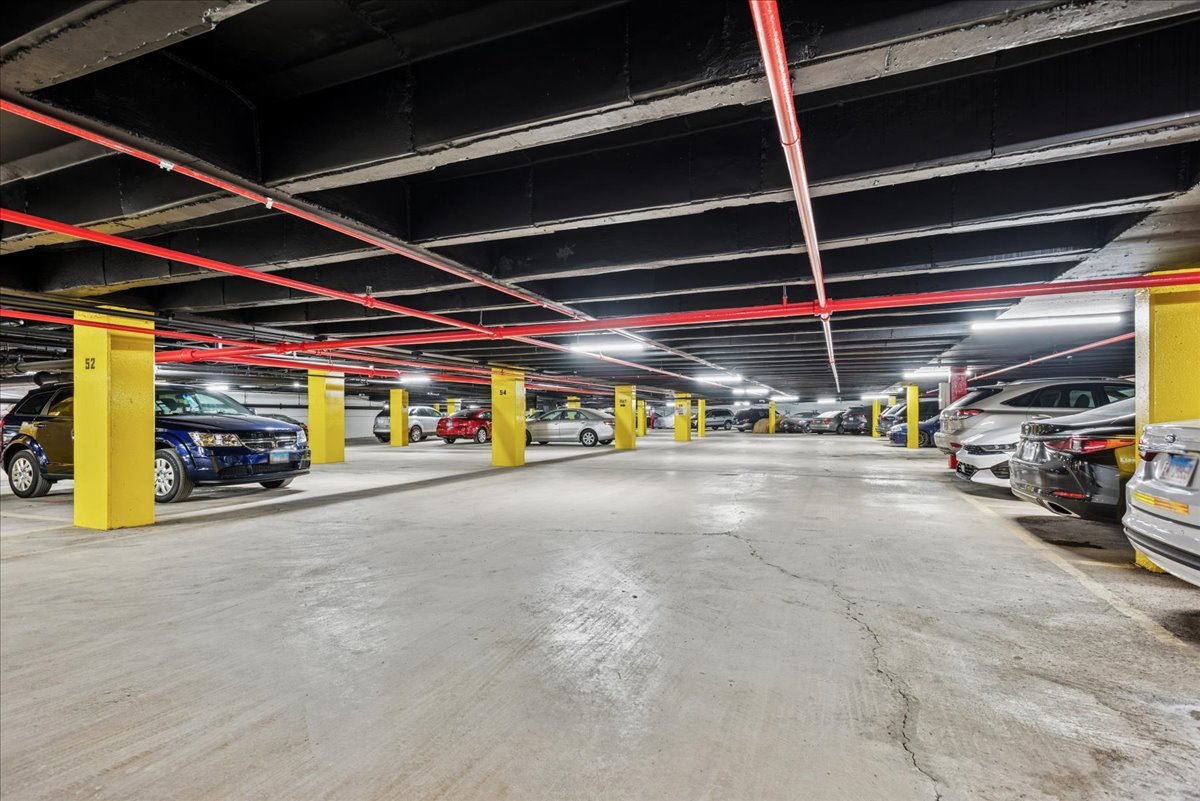 40 North Tower Road, Unit 8F Oak Brook, IL 60523 - Photo 21 of 24