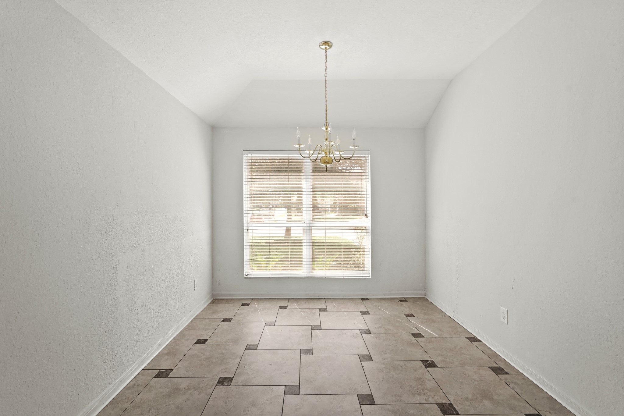 16115 Sheldon Ridge Way Houston, TX 77044 - Photo 8 of 21 Gallery Image 8