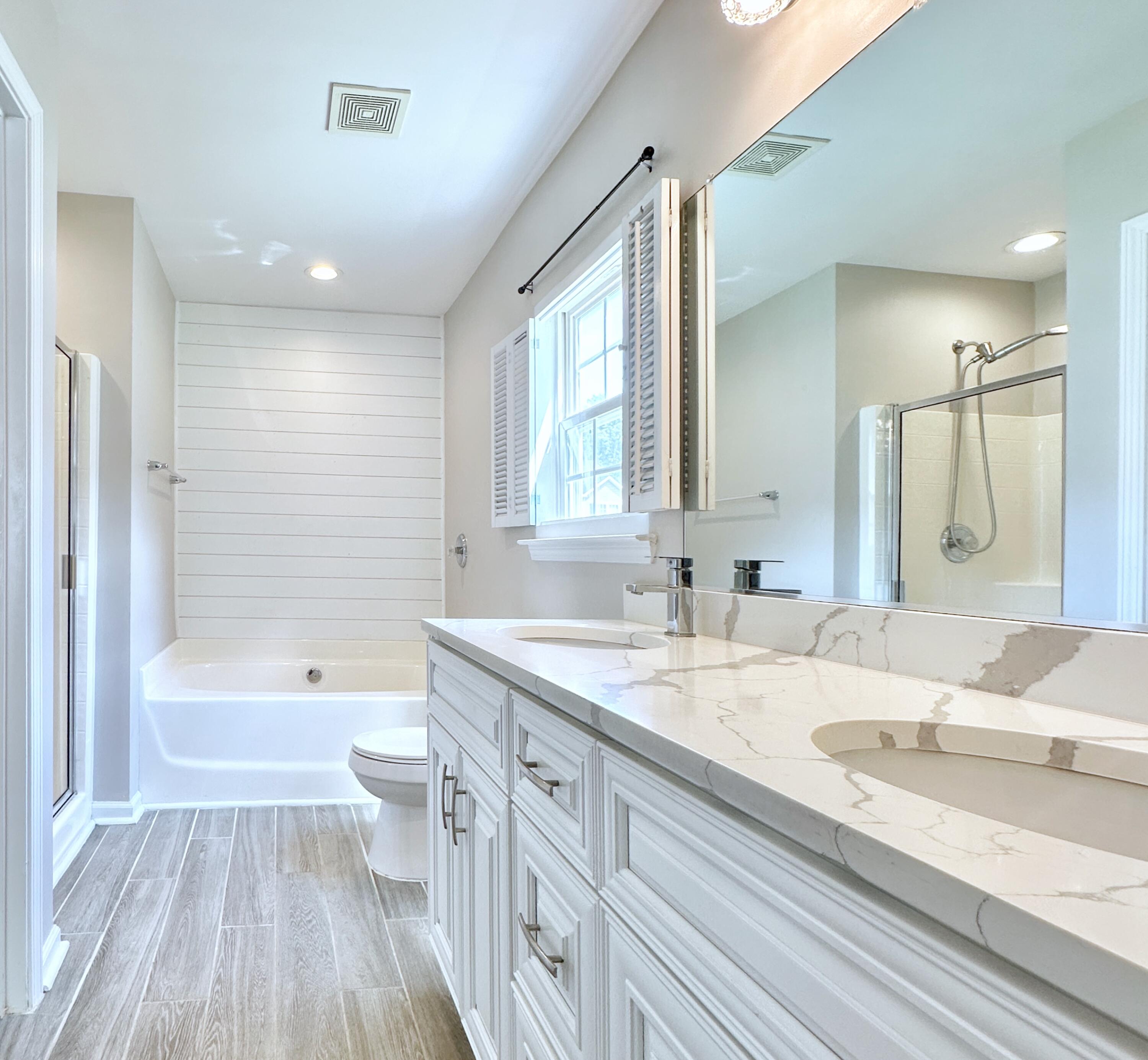 119 Thistle Road Goose Creek, SC 29445 - Photo 12 of 31 12 Master Bath