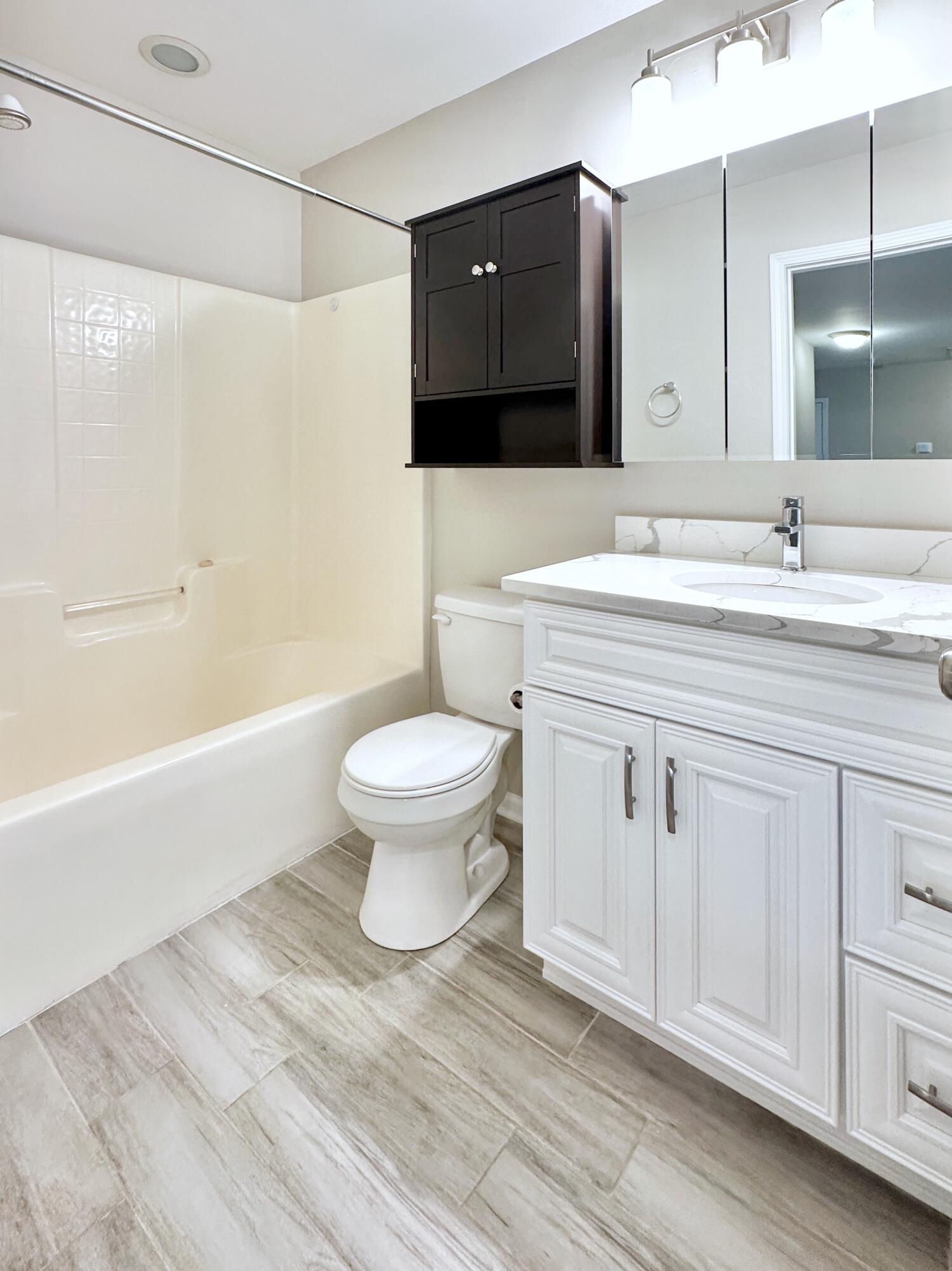 119 Thistle Road Goose Creek, SC 29445 - Photo 16 of 31 16 Bathroom 2
