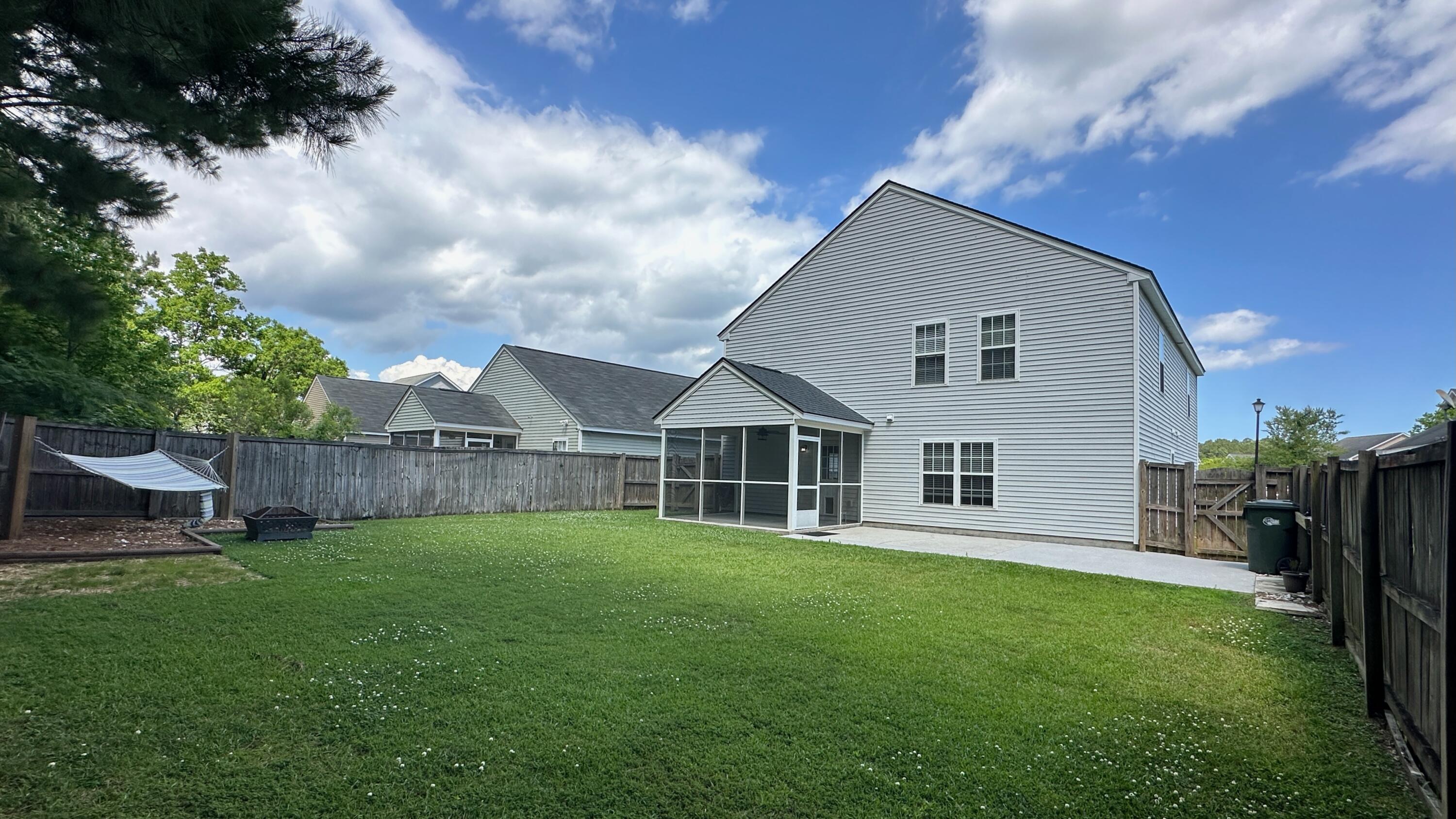119 Thistle Road Goose Creek, SC 29445 - Photo 28 of 31 28 Back Lright