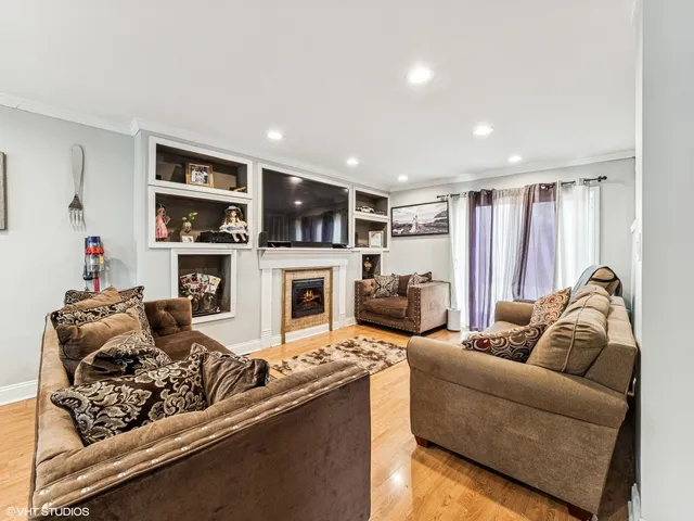 $414,900 | 665 Cindy Lane, Wheeling, IL 60090