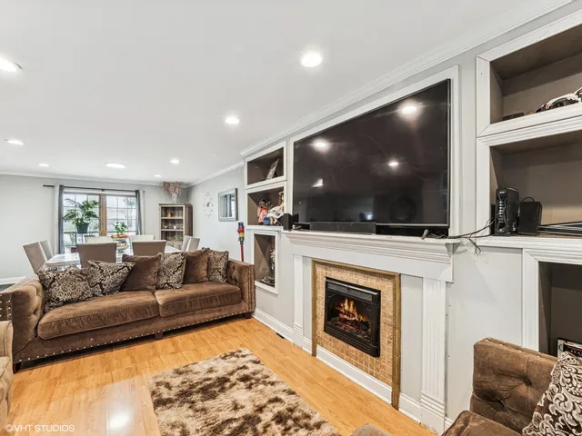 $414,900 | 665 Cindy Lane, Wheeling, IL 60090