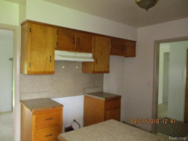 5325 Clio Road Flint, MI 48504 - Photo 5 of 17 Gallery Image 5