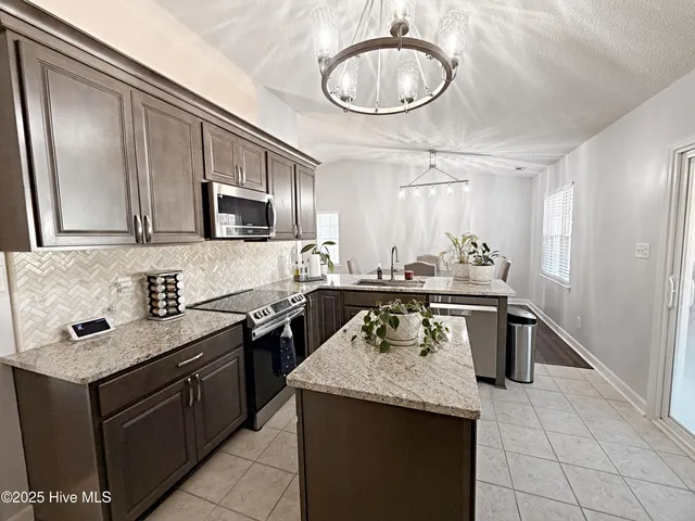 $285,000 | 1050 Shirley Drive, Jacksonville, NC 28540