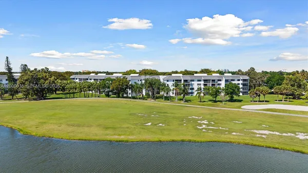 $3,200 | 16171 Blatt Boulevard, Unit 401, Weston, FL 33326