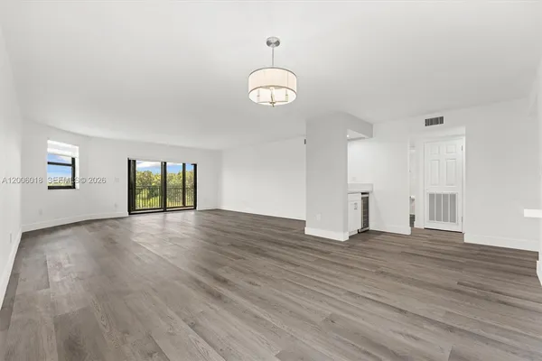 $3,200 | 16171 Blatt Boulevard, Unit 401, Weston, FL 33326