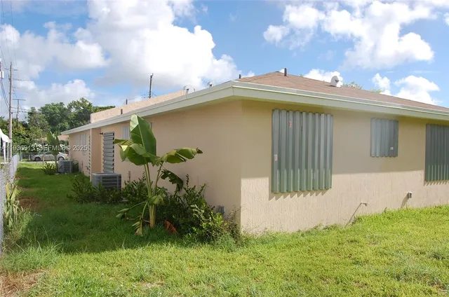 $2,950 | 2184 Northwest 63rd Street, Unit 2, Miami, FL 33147