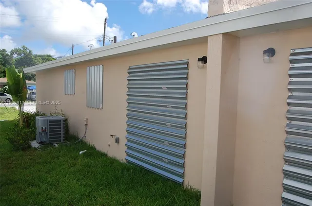 $2,950 | 2184 Northwest 63rd Street, Unit 2, Miami, FL 33147