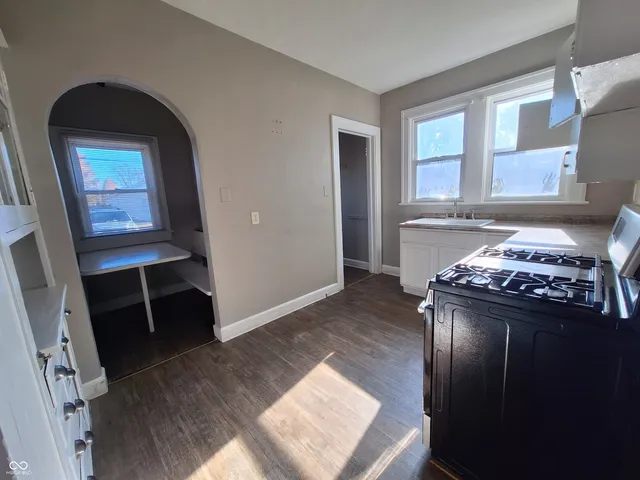 $1,495 | 4841 North College Avenue, Indianapolis, IN 46205