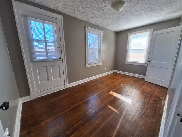 $1,495 | 4841 North College Avenue, Indianapolis, IN 46205