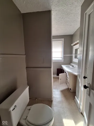 $1,495 | 4841 North College Avenue, Indianapolis, IN 46205