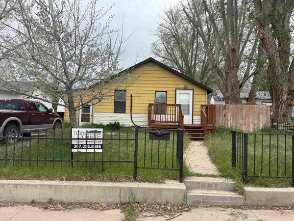 $125,000 | 1010 9th Street, Rawlins, WY 82301