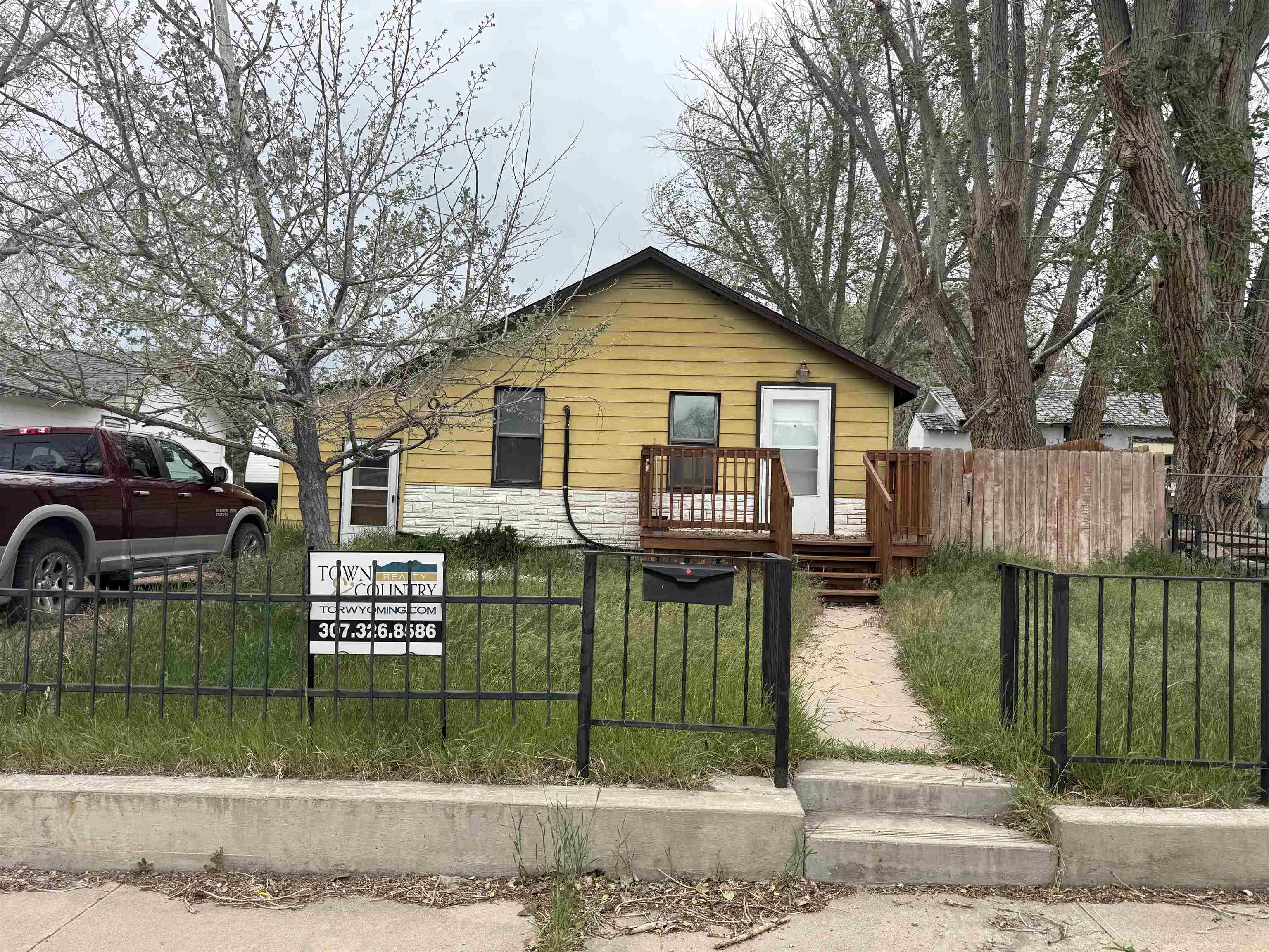 1010 9th Street Rawlins, WY 82301 - Photo 1 of 19