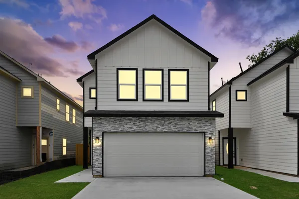 $2,300 | 765 Marjorie Street, Houston, TX 77088
