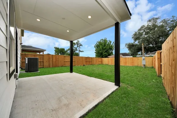 $2,300 | 765 Marjorie Street, Houston, TX 77088