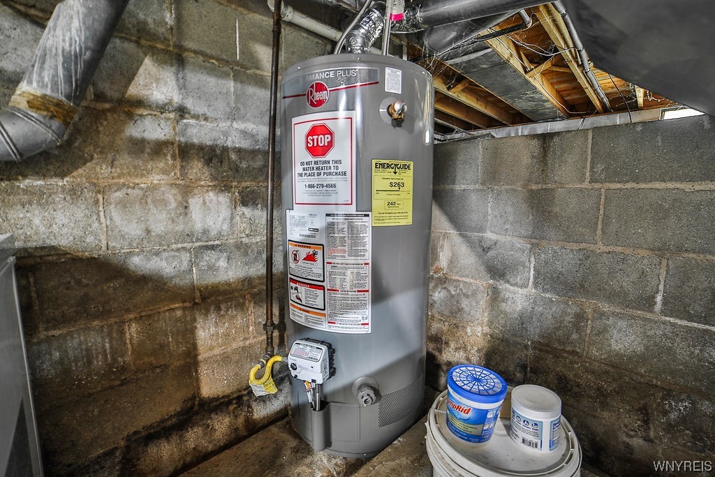 7482 Chestnut Ridge Road Lockport Town, NY 14094 - Photo 23 of 32