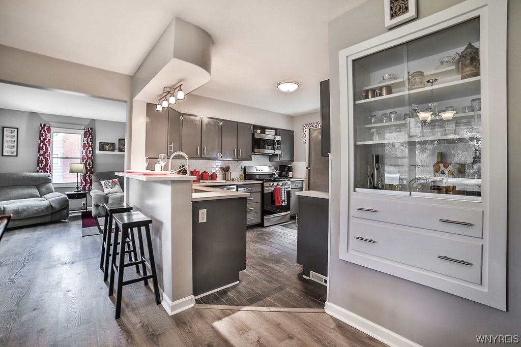 7482 Chestnut Ridge Road Lockport Town, NY 14094 - Photo 6 of 32