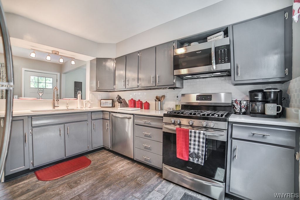 7482 Chestnut Ridge Road Lockport Town, NY 14094 - Photo 8 of 32