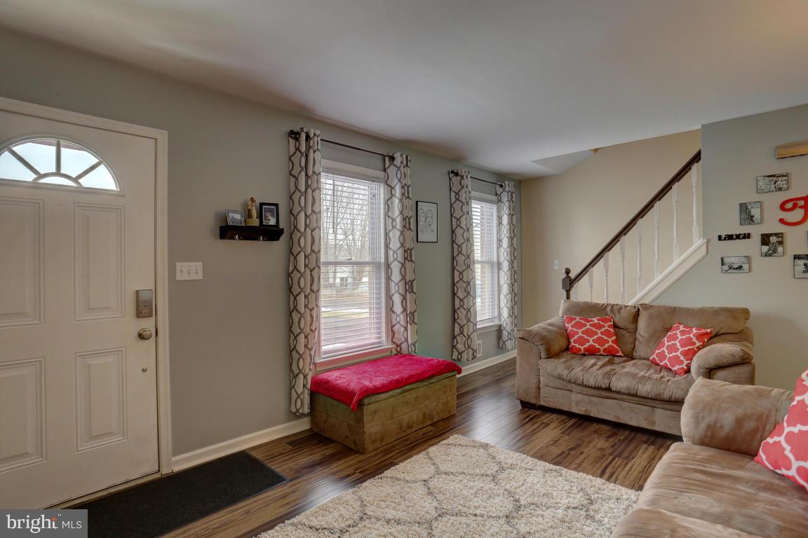10 Guilder Place Lititz, PA 17543 - Photo 2 of 28