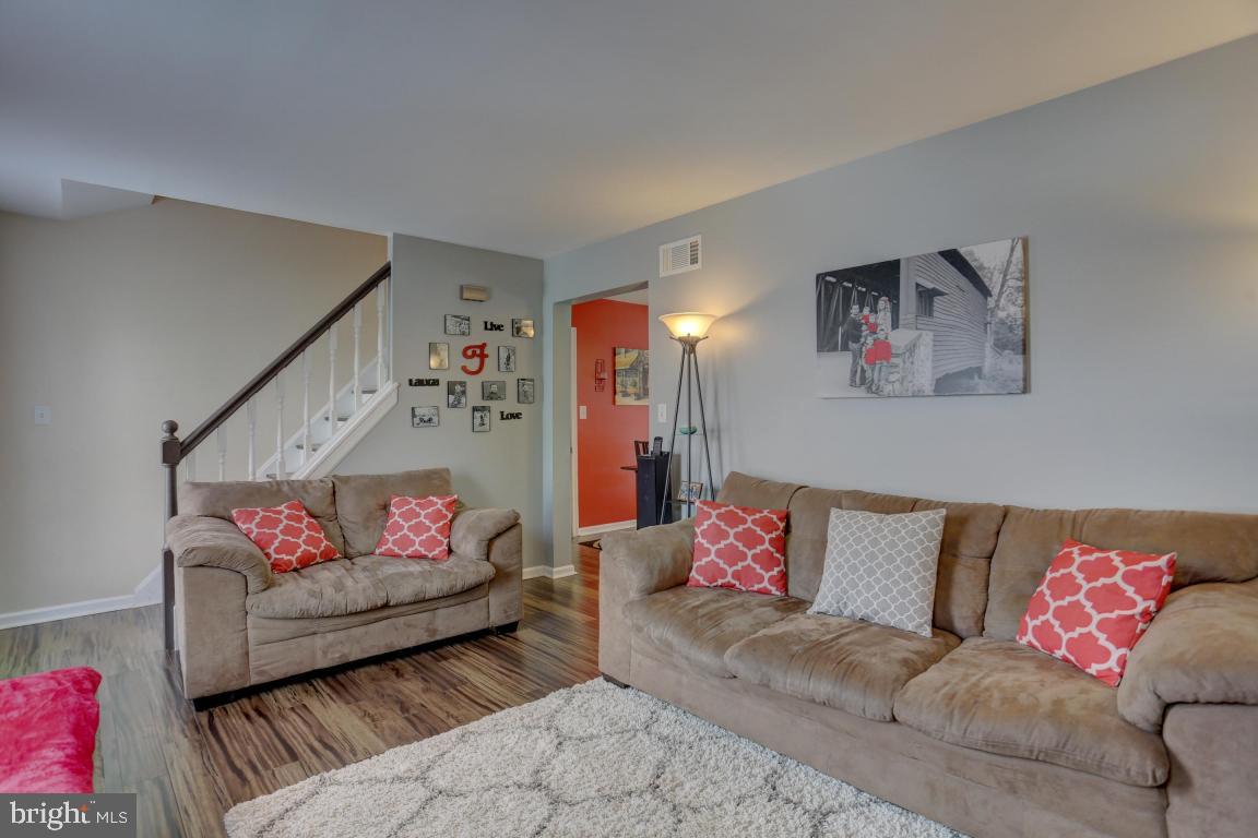 10 Guilder Place Lititz, PA 17543 - Photo 4 of 28