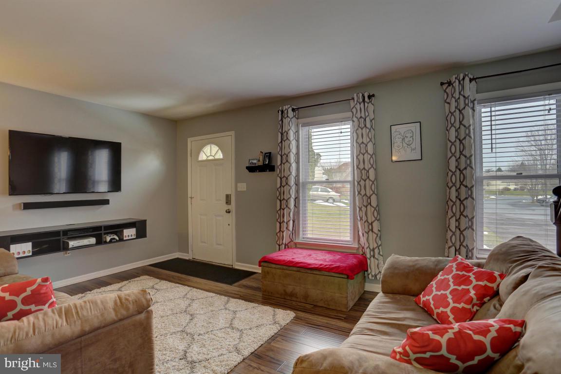 10 Guilder Place Lititz, PA 17543 - Photo 5 of 28