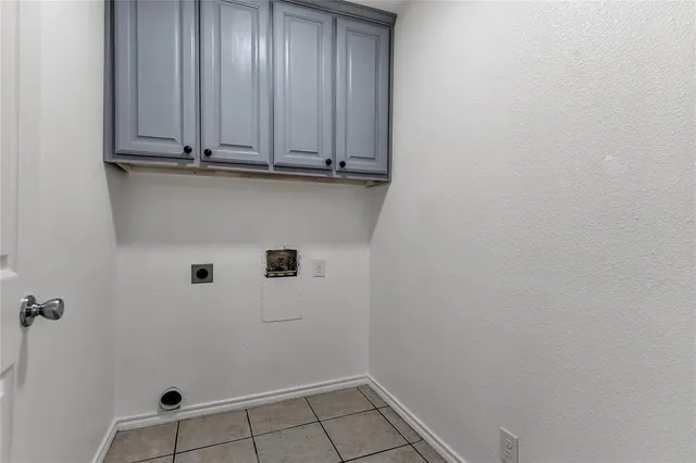 a view of a back yard of the house