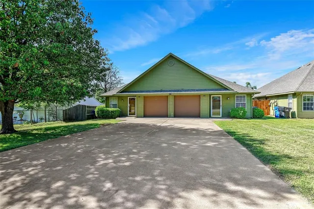 $1,050 | 1014 West Coffin Street, Unit 102, Denison, TX 75020