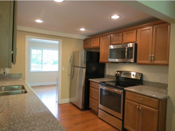 231 Mountain Road York, ME 03902 - Photo 3 of 29 Gallery Image 3