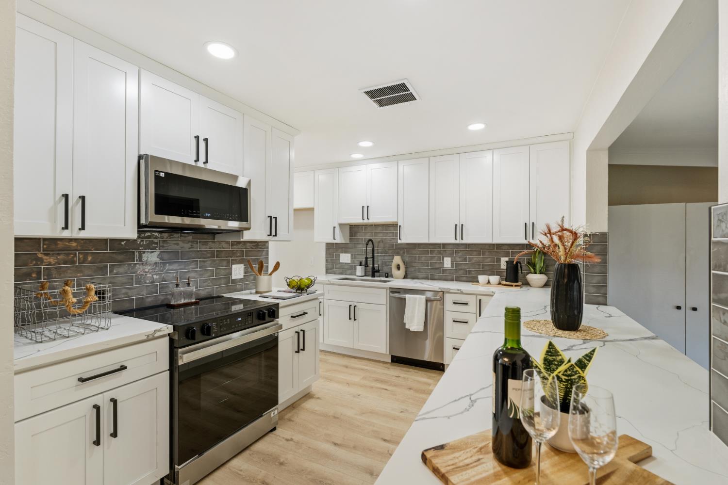 4317 Dennis Way Sacramento, CA 95821 - Photo 7 of 24