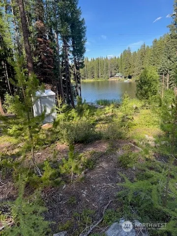 a view of a lake with houses