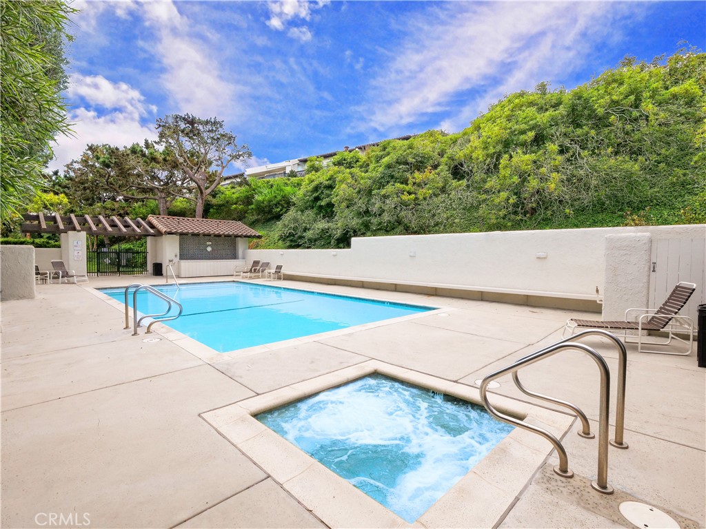 41 Oaktree Lane Rolling Hills Estates, CA 90274 - Photo 31 of 35 a view of swimming pool