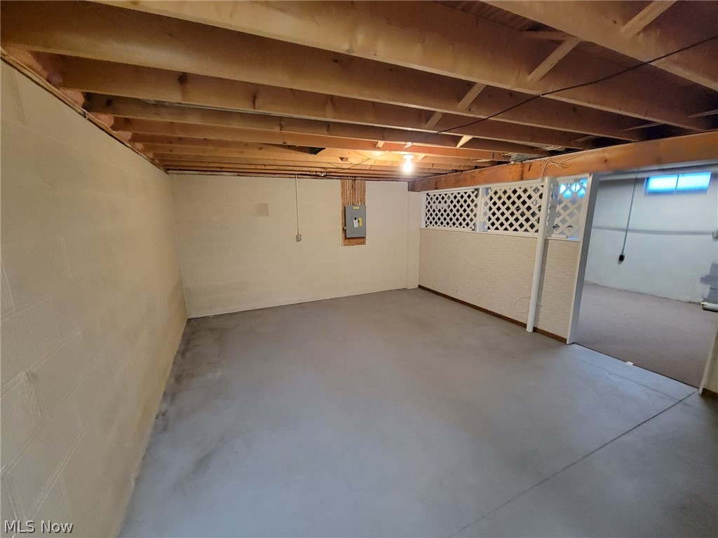 1438 Krumroy Road Akron, OH 44306 - Photo 12 of 17