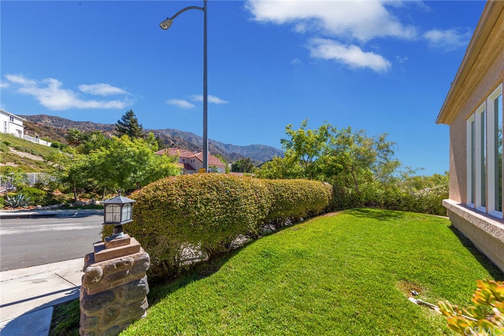 3834 Sky View Lane La Crescenta, CA 91214 - Photo 5 of 38 a view of a yard with potted plants
