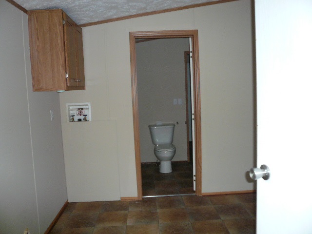 719 Sparrow Road Clinton, SC 29325 - Photo 14 of 18 Gallery Image 14