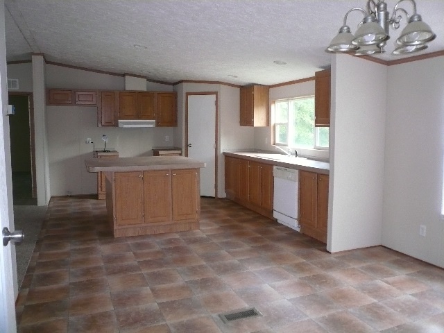 719 Sparrow Road Clinton, SC 29325 - Photo 3 of 18 Gallery Image 3