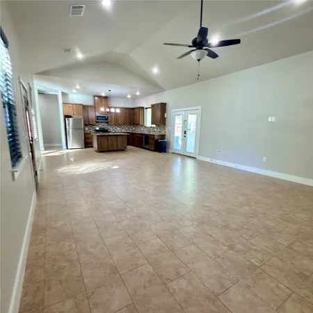 $3,800 | 127 Comanche Trail, Unit A, Elgin, TX 78621