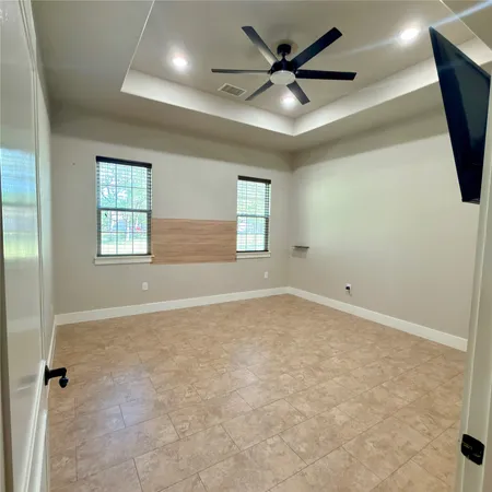 $3,800 | 127 Comanche Trail, Unit A, Elgin, TX 78621
